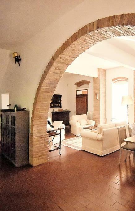 Lorenzana Stunning Country House Overlooking Tuscany Hills מראה חיצוני תמונה